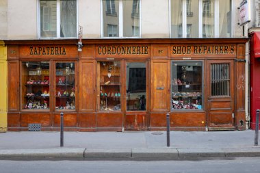 Devanture typique parisienne, ticaret, sode de butique et vitrine .modle pour graphique