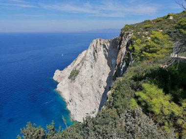 Uçurumdan Beton Yunan adası manzarası