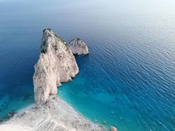 Sahilde beyaz kumlu harika mavi su, hava manzarası, zakynthos adası, Yunanistan