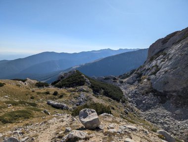 İspanya 'daki Pirin Dağı' nın zirvesi. Dağ kulübesi. bulgaria