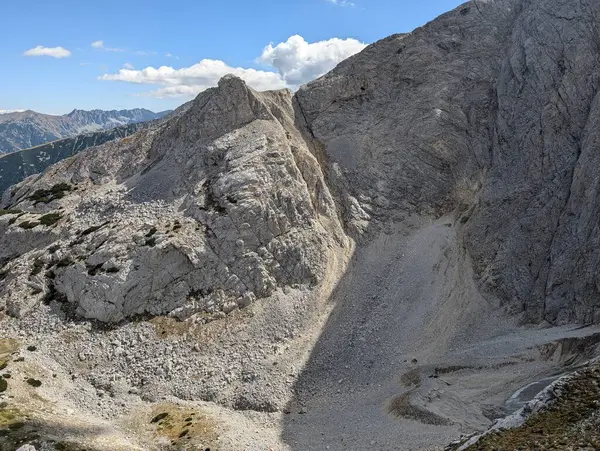 Dağların güzel manzarası
