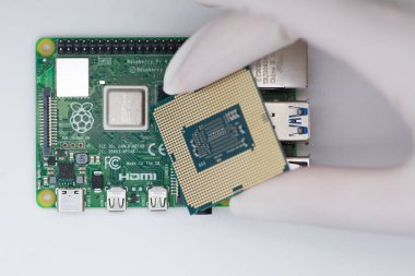 Tayvan 'dan mikro çip teknolojisi (yarı iletkenler). Önümüzde çip sıkıntısı var. Mikroçip transistör savaşı. Modern savaş ve bir sonraki küresel kriz.