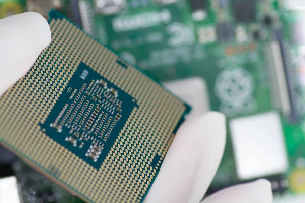 Tayvan 'dan mikro çip teknolojisi (yarı iletkenler). Önümüzde çip sıkıntısı var. Mikroçip transistör savaşı. Modern savaş ve bir sonraki küresel kriz.