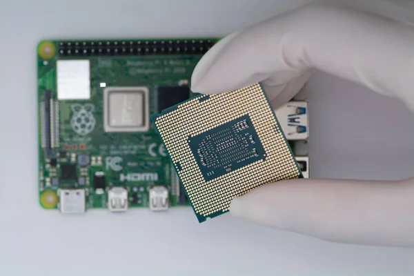 Tayvan 'dan mikro çip teknolojisi (yarı iletkenler). Önümüzde çip sıkıntısı var. Mikroçip transistör savaşı. Modern savaş ve bir sonraki küresel kriz.