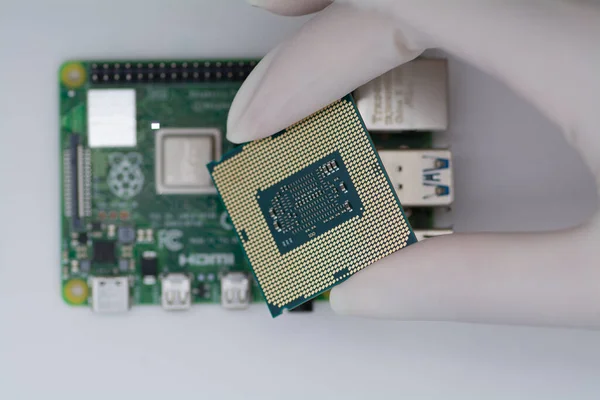 Tayvan 'dan mikro çip teknolojisi (yarı iletkenler). Önümüzde çip sıkıntısı var. Mikroçip transistör savaşı. Modern savaş ve bir sonraki küresel kriz.