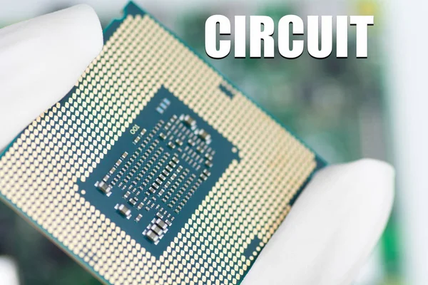 Devre. Tayvan 'dan mikro çip teknolojisi (yarı iletkenler). Önümüzde çip sıkıntısı var. Mikroçip savaşı. Modern savaş ve bir sonraki küresel kriz.