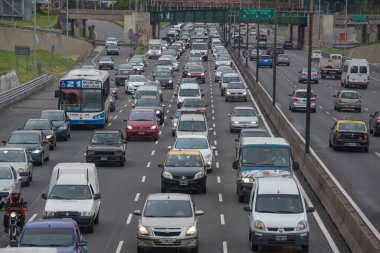 Buenos Aires metropolünde trafik sıkışıklığının panoramik görüntüsü
