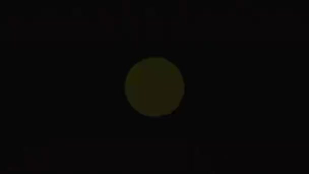 还原主题动画视频 一条红线向前移动 黑色背景上的太阳 — 图库视频影像