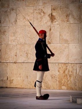 Evzonas, Yunan parlamentosu önünde Eski Kraliyet Sarayı, Atina, Yunanistan