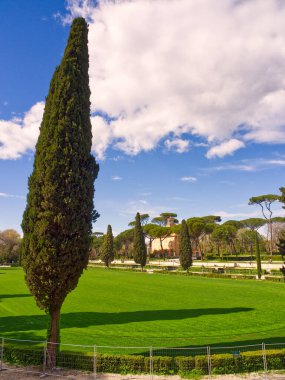 Villa Borghese bahçelerinde park manzarası, Roma, İtalya