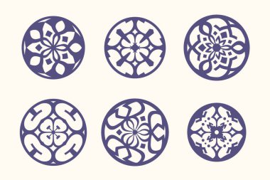 Çiçeksiz mandala deseni beyaz arka planda izole edilmiş. Dekoratif tasarım unsuru, klasik kumaş baskısı. Soyut geometrik duvar kağıdı dokusu, retro stil grafik illüstrasyonu, zarif motif.