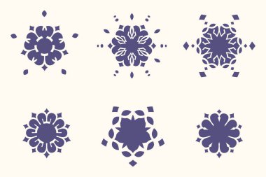 Temiz beyaz arka planda izole edilmiş altı eşsiz mor kar tanesi dizaynı koleksiyonu. Bu dekoratif unsurlar kış, Noel ya da tatil temalı projeler için mükemmeldir. Vektör grafikleri basit, zarif ve modern stilde.