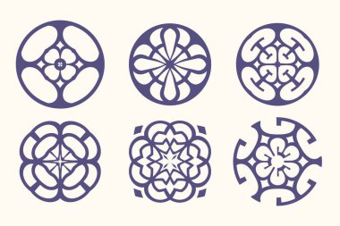 Beyaz arka planda izole edilmiş altı süs eşyası koleksiyonu. Bu tasarımlar, herhangi bir tasarım projesine zerafet katmak için mükemmel soyut çiçek desenleri, geometrik şekiller ve vintage esinlenilmiş elementler içerir..