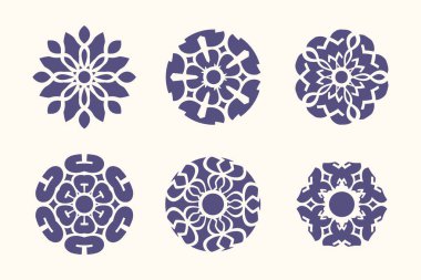 Beyaz arka planda izole edilmiş altı eşsiz mandala dizaynı. Bu dekoratif geometrik desenler her projeye süs dokunuşu eklemek için mükemmeldir. Tekstil baskıları, arka planlar ya da grafik tasarımlar için kullanın. Vektör illüstrasyonu.