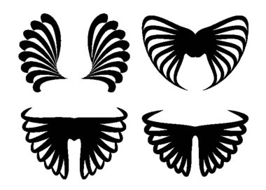 Beyaz zemin üzerine izole edilmiş dört soyut kanat silueti, beyaz zemin üzerinde dört siyah grafik elementten oluşan bir koleksiyon, stilize kanat ve tüy tasarımları içeriyor. Bu dekoratif motifler bir zarafet ve hareket hissi uyandırıyor..