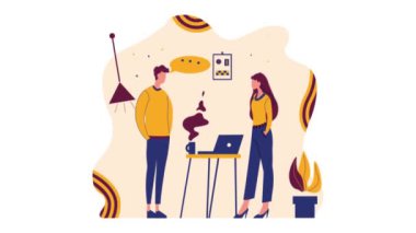 Ofiste Konuşan Kadın ve erkeğin görüntüleri