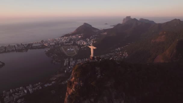Felvétel Drónról Krisztus Megváltó Kríziséről Napkeltekor Rio Janeiróban Brazíliában Kiváló — Stock videók