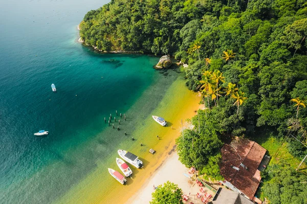 Büyük ada Ilha Grande Abraao plajı Angra dos Reis, Rio de Janeiro, Brezilya. San Antonio Sahili Praia San Antonio Lopes Mendes Plajı. 