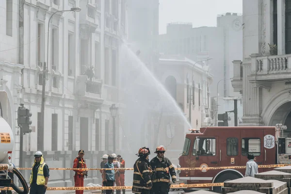 Lima Peru January 2023 Firefighters Firemen Trying Control Burning Historical —  Fotos de Stock