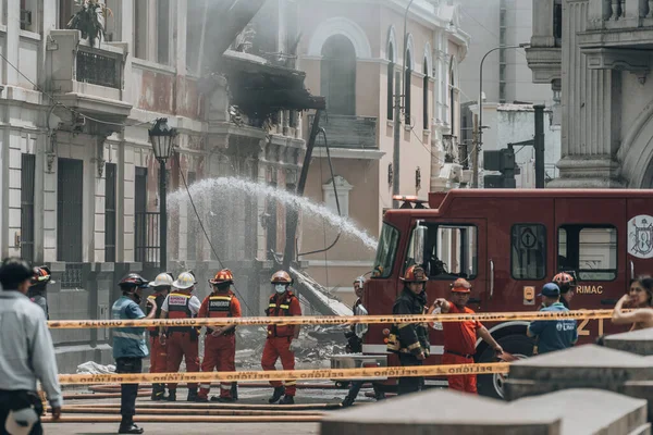 Lima Peru January 2023 Firefighters Firemen Trying Control Burning Historical — Fotografia de Stock