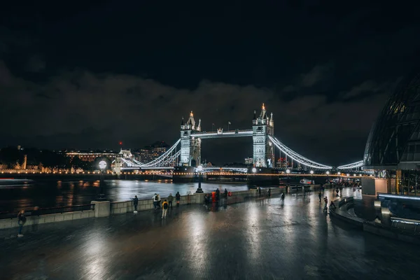 London Bridge Thames London Natten Med Lyse Spor Høykvalitetsfoto England – stockfoto