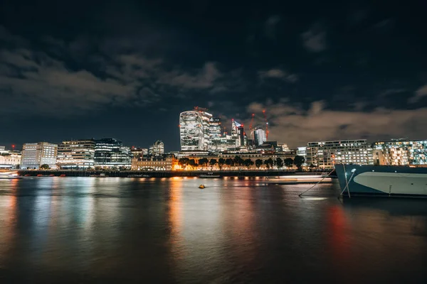 Business District London Løpet Nattens Lange Eksponering Storbritannia Bilde Høy – stockfoto