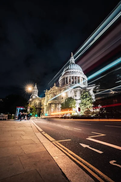 Pauls Katedral London Natten Med Lyse Stier Lange Eksponerte England – stockfoto