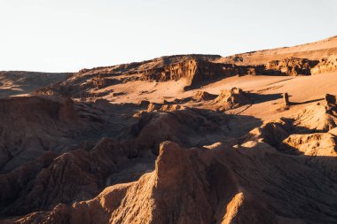 Valle de la Luna Ay Vadisi San Pedro de Atacama Çölü 'nün güzel insansız hava aracı manzarası. Yüksek kalite fotoğraf