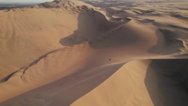 Zawartość Dronów Lotniczych Pustyni Wydmy Rajdy Buggy Huacachina Ica Peru — Wideo stockowe