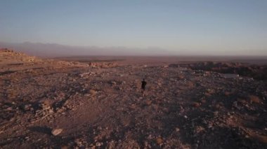 Valle de la Luna Ay Vadisi San Pedro de Atacama Çölü 'nün güzel insansız hava aracı manzarası. Yüksek kalite fotoğraf
