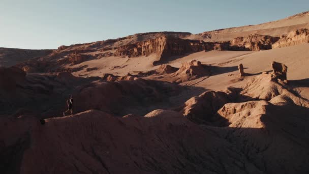 Valle Luna Moon Valleyの美しいドローンビューサンペドロ アタカマ砂漠チリ 高品質の写真 — ストック動画