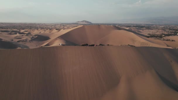 Contenido Drones Aéreos Desierto Dunas Arena Mítines Buggys Huacachina Ica — Vídeo de stock