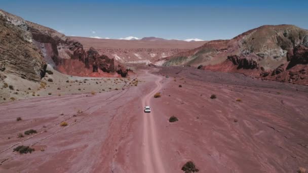 サンペドロ アタカマ砂漠チリのレインボーバレー赤い岩 高品質ビデオ — ストック動画
