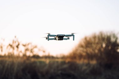Drone Stock 'un altın saatinde çekilmiş fotoğrafı. Yüksek kalite fotoğraf