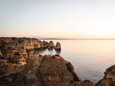 Portekiz, Lagos Algarve 'de günbatımında Ponta da Piedade' nin hava aracı görüntüsü. Yüksek kalite fotoğraf