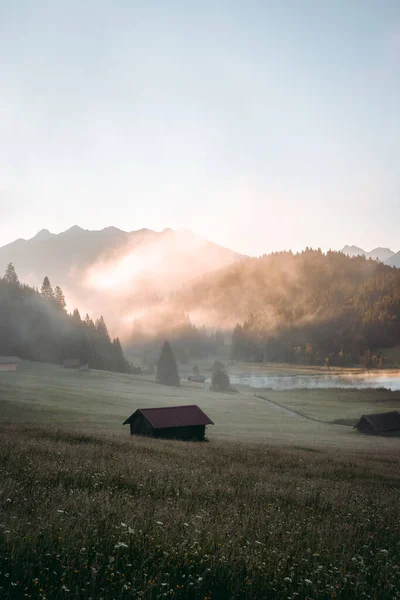 Foggy Sunrise Geroldsee Wagenbruchsee Bajorország Németország Európa Kiváló Minőségű Fénykép — Stock Fotó
