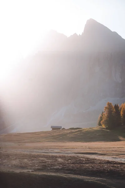 Горная Хижина Потрясающем Ландшафте Альпе Сюзи Время Восхода Солнца Дамбы — стоковое фото