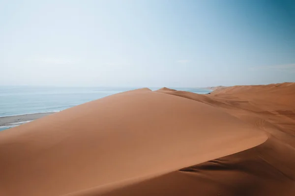 Aerial Drone Desert Meets Ocean Sandwich Harbour Namíbia Afrika Kiváló — Stock Fotó
