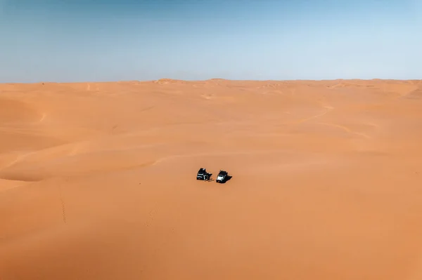 サンドイッチハーバー ナミビア アフリカを経由して砂漠旅行で車を運転します 高品質の写真 — ストック写真