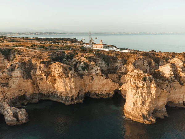 Portekiz, Lagos Algarve 'de günbatımında Ponta da Piedade' nin hava aracı görüntüsü. Yüksek kalite fotoğraf