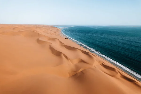 Aerial Drone Desert Meets Ocean Sandwich Harbour Namibia Africa Foto —  Fotos de Stock