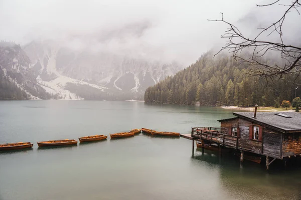 Manhã Chuvosa Nublada Famoso Lago Braies Pragser Wildsee Dolomites Itália — Fotografia de Stock