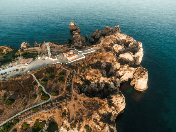Vista Aérea Del Drone Ponta Piedade Durante Atardecer Lagos Algarve —  Fotos de Stock