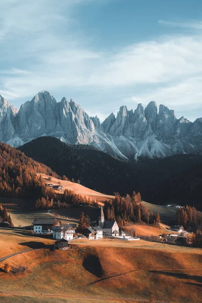 Krásná Krajina Záběr Kostela Santa Maddalena Magdalena Dolomity Itálie Kvalitní — Stock fotografie