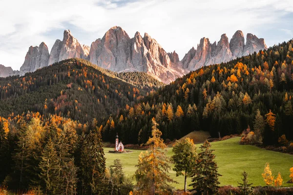 Beautiful Shot Chiesetta San Giovanni Church Ranui Dolomites Italy High — Stock Photo, Image