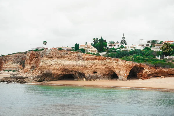 Blick Auf Den Strand Und Den Bogen Von Praia Marinha — Stockfoto