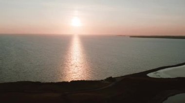 Helnaes Adası, Funen, Fyn, Danimarka 'daki hava görüntüleri. Yüksek kalite 4k görüntü