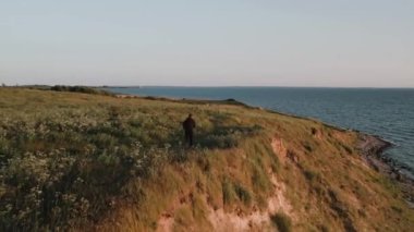 Helnaes Adası, Funen, Fyn, Danimarka 'daki hava görüntüleri. Yüksek kalite 4k görüntü