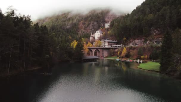 Moody Video Aereo Del Lago Fernsteinsee Austria Nella Stagione Autunnale — Video Stock