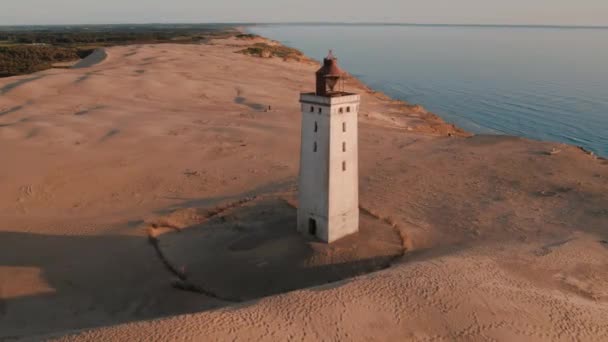 Drone Optagelser Rubjerg Knude Fyrtårn Ved Danmarks Kystlinje Høj Kvalitet – Stock-video